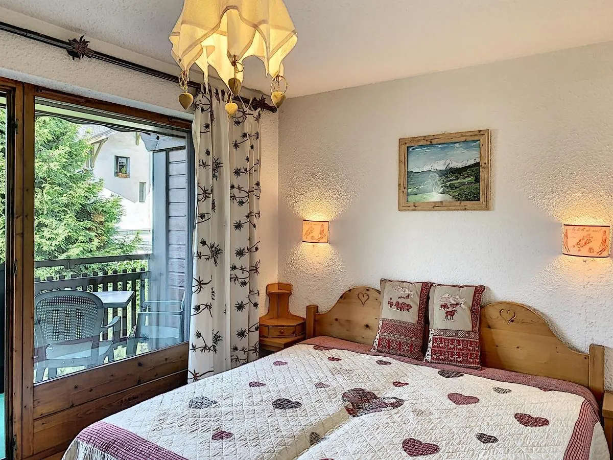 Apartment Charmant 2 Pieces Au Centre De Combloux Avec Balcon, Parking Et Proche Ski Bus - Fr-1-560-2